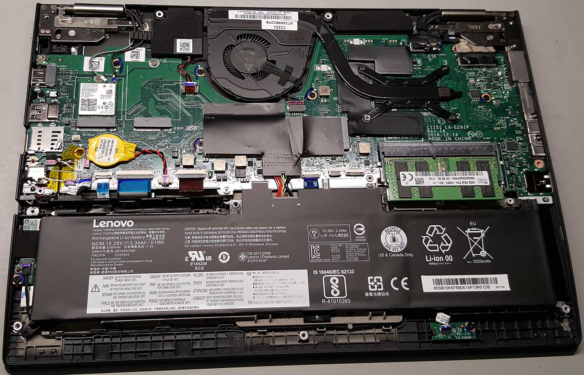 Lenovo yoga замена ssd